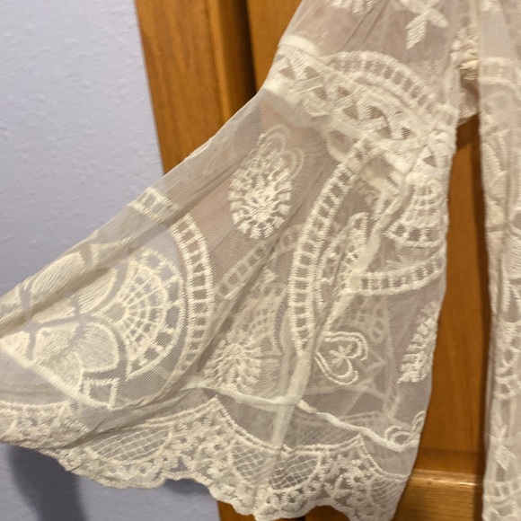Torrid Lace maxi Kimono cream bell sleeves new size 1X or 14-16 Festival - Picture 3 of 7